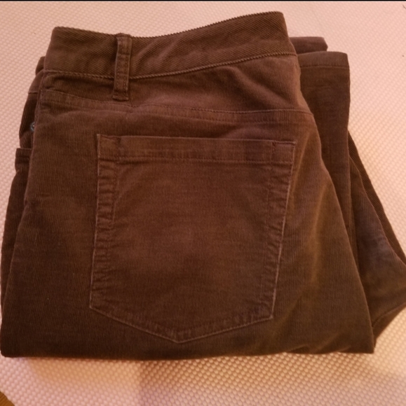 Ladies lightweight Corduroy straight leg pants, wine shade, nearly new - Picture 1 of 3